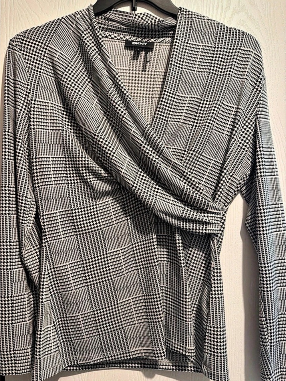 DKNY Women's Houndstooth Wrap Top
